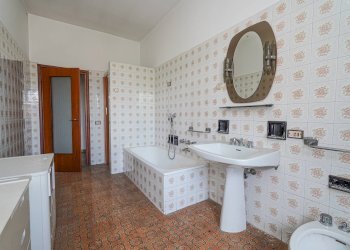 Foto 37 - Stable - Palace Via vittorio Veneto
 
1, Bonate Sotto - photo 35