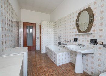 Foto 38 - Stable - Palace Via vittorio Veneto
 
1, Bonate Sotto - photo 36