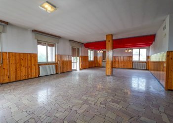 Foto 52 - Stable - Palace Via vittorio Veneto
 
1, Bonate Sotto - photo 50