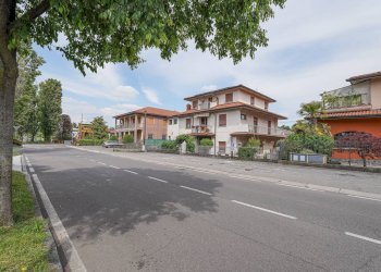 Foto 17 - Locale Commerciale Via Vittorio Veneto
 
1, Bonate Sotto - foto 17