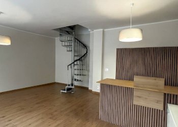 Foto 1 - Negozio PIAZZA CASTELLO
 
14, Castel Rozzone - foto 1