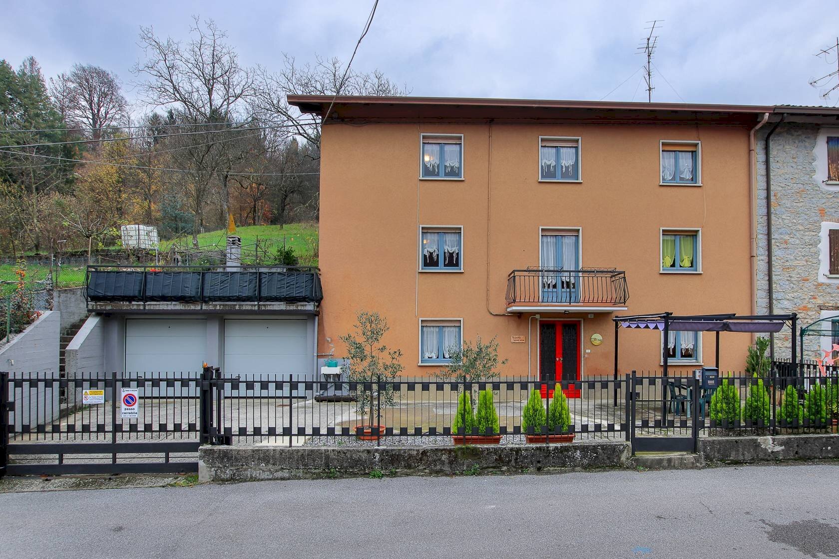 ESTERNA - Casa indipendente via Partigiani
 
33, Capizzone - foto 1