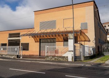 Foto 3 - Capannone Ferrari
75, Vertova - foto 3