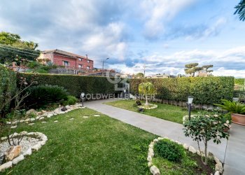 Foto 1 - Villa a Schiera Via Vittorio Emanuele
 
2A, Zafferana Etnea - foto 1