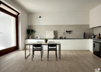 Casa semi indipendente Via Padre Reginaldo Giuliani, Cameri - foto 1