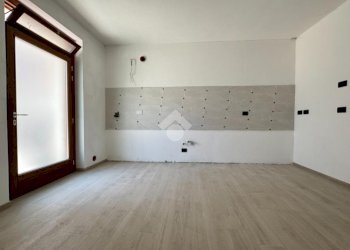 Casa semi indipendente Via Padre Reginaldo Giuliani, Cameri - foto 2