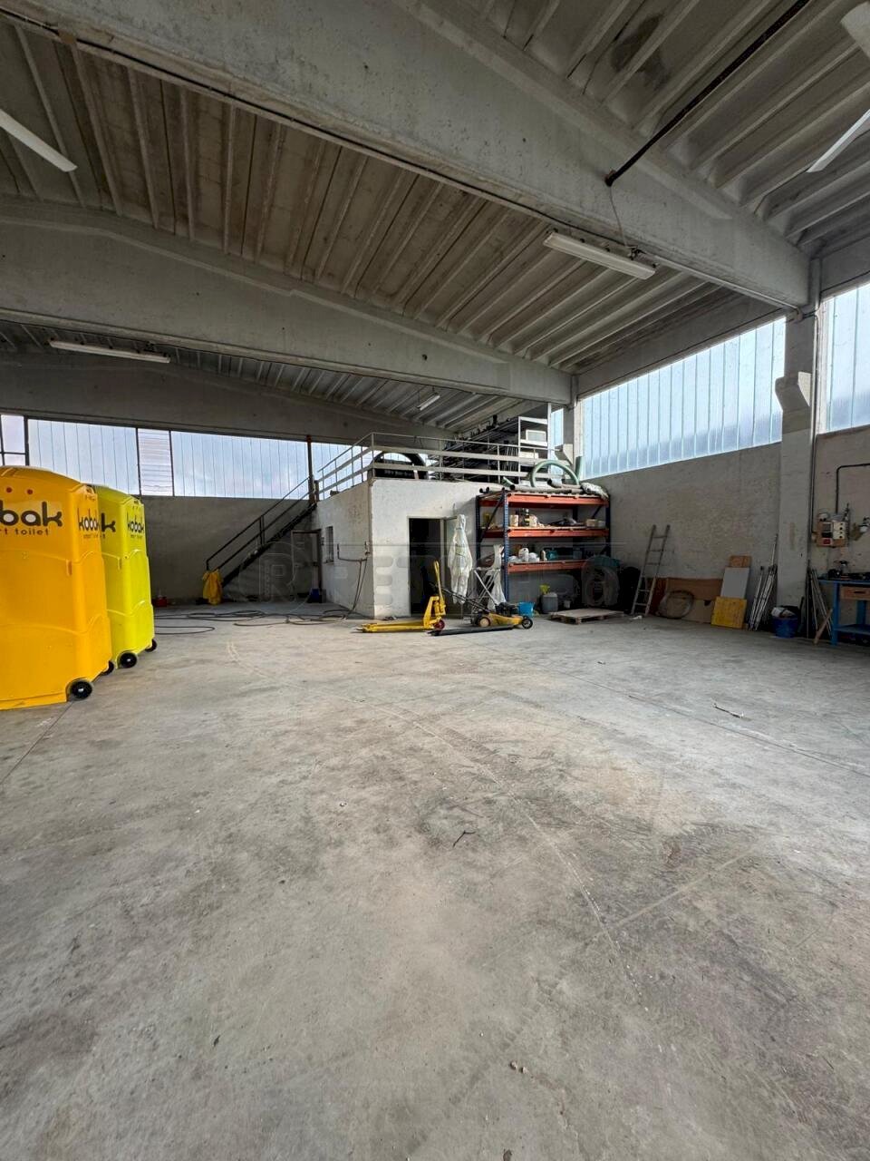 09d783f7-56e0-4f87-8dad-2319bc210b58.jpg - Commercial Premises Arcugnano - photo 2