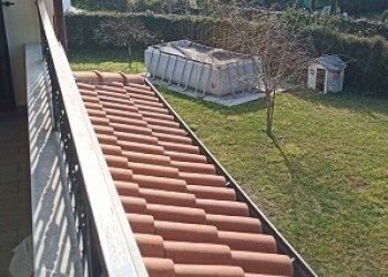 thumbnail_balcone vista piscina.jpg - Casa semi indipendente Marina di Carrara, Carrara - foto 2