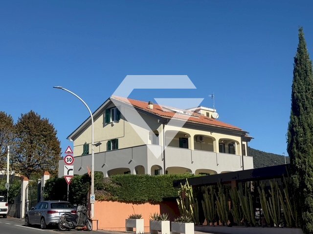 3.jpg - Portion of a house Loano - photo 2