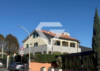 3.jpg - Porzione di casa Loano - foto 2