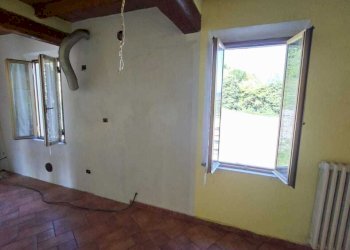 WhatsApp Image 2025-09-18 at 11.29.11 (2).jpeg - Porzione di casa Fornovo di Taro - foto 3