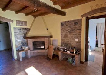 WhatsApp Image 2025-09-18 at 11.29.57 (2).jpeg - Porzione di casa Fornovo di Taro - foto 29