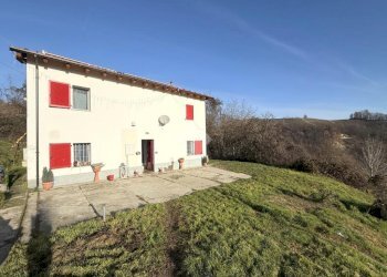 Casa indipendente Regione Costa, Terzo - foto 4