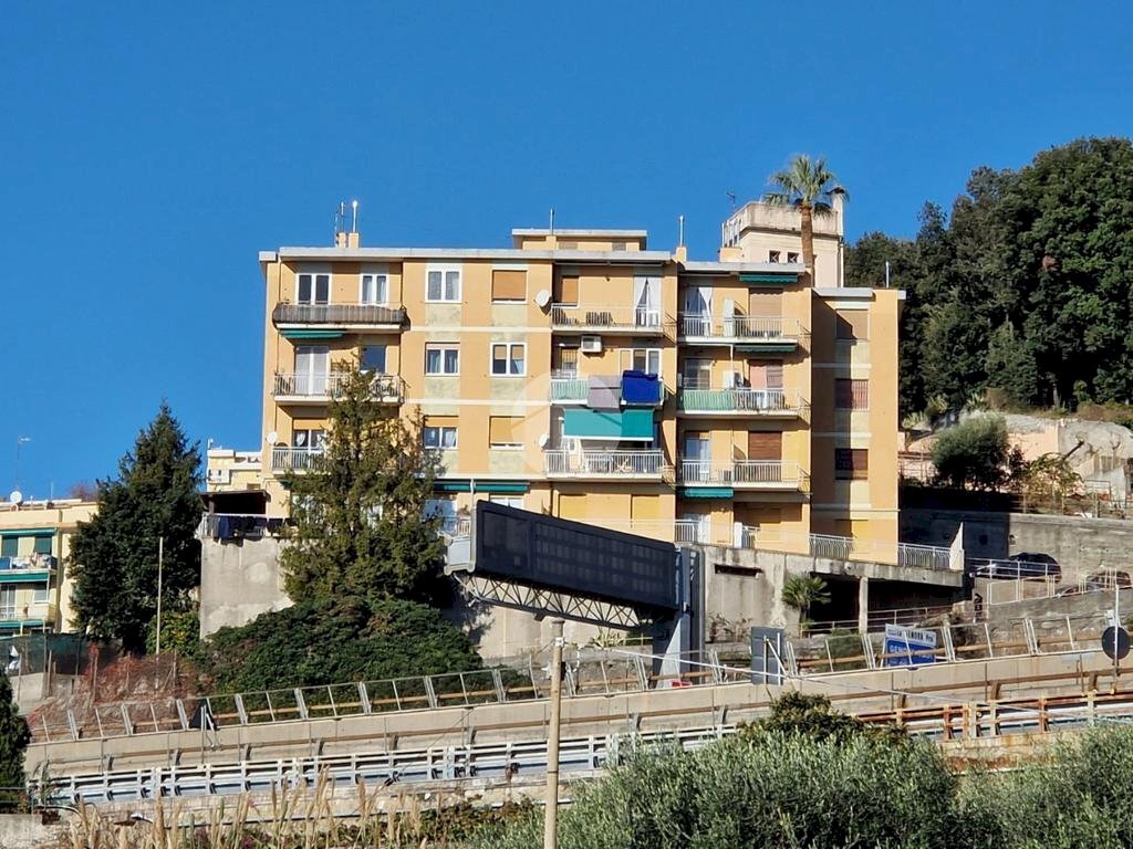 Apartment Via G. Murtola, Genova (neighborhood Palmaro) - photo 2