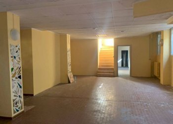 Shop Torino (neighborhood Mirafiori Sud) - photo 1