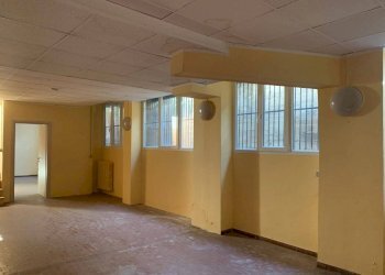 Shop Torino (neighborhood Mirafiori Sud) - photo 2