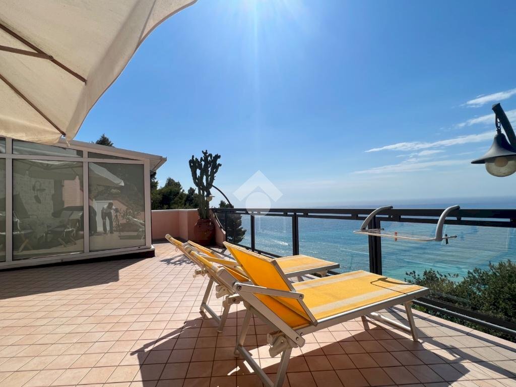 Four-room apartment Via Giorgio Byron, Alassio - photo 2