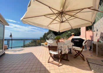Four-room apartment Via Giorgio Byron, Alassio - photo 1