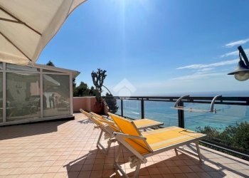 Four-room apartment Via Giorgio Byron, Alassio - photo 2