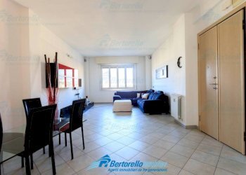 Three-room apartment Genova (neighborhood Sampierdarena) - photo 2