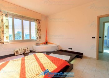 Three-room apartment Genova (neighborhood Sampierdarena) - photo 6