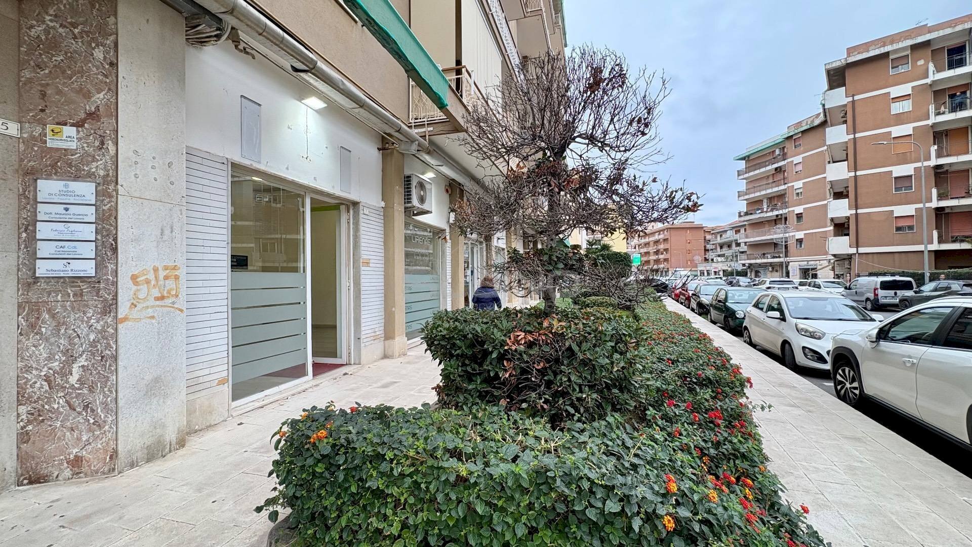 Foto 3 - Locale Commerciale VIA SENATORE DI GIOVANNI
 
7 - 9, Siracusa - foto 3