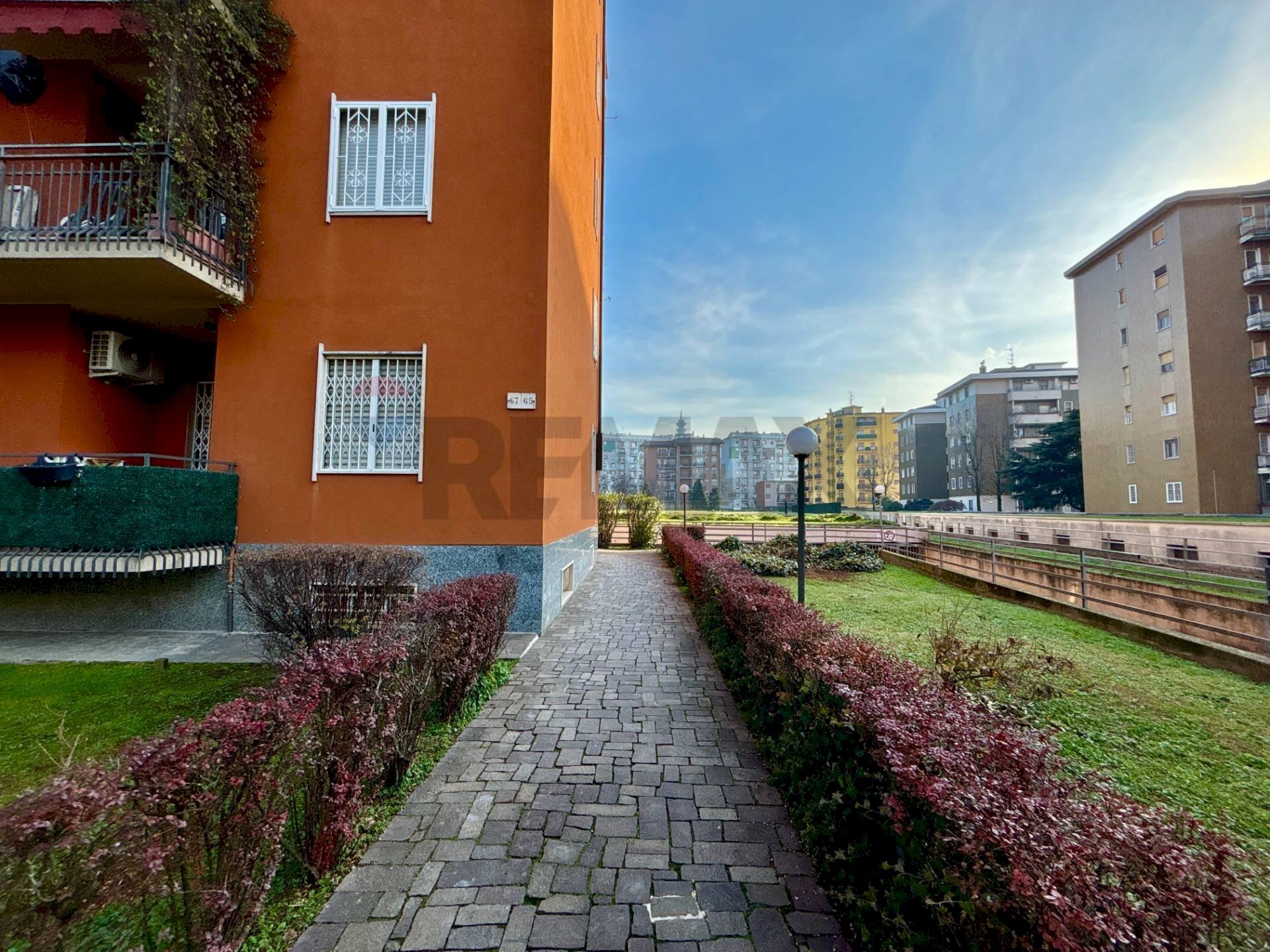 Edificio all\'aperto - Trilocale Via Torino
 
65, Rozzano - foto 3