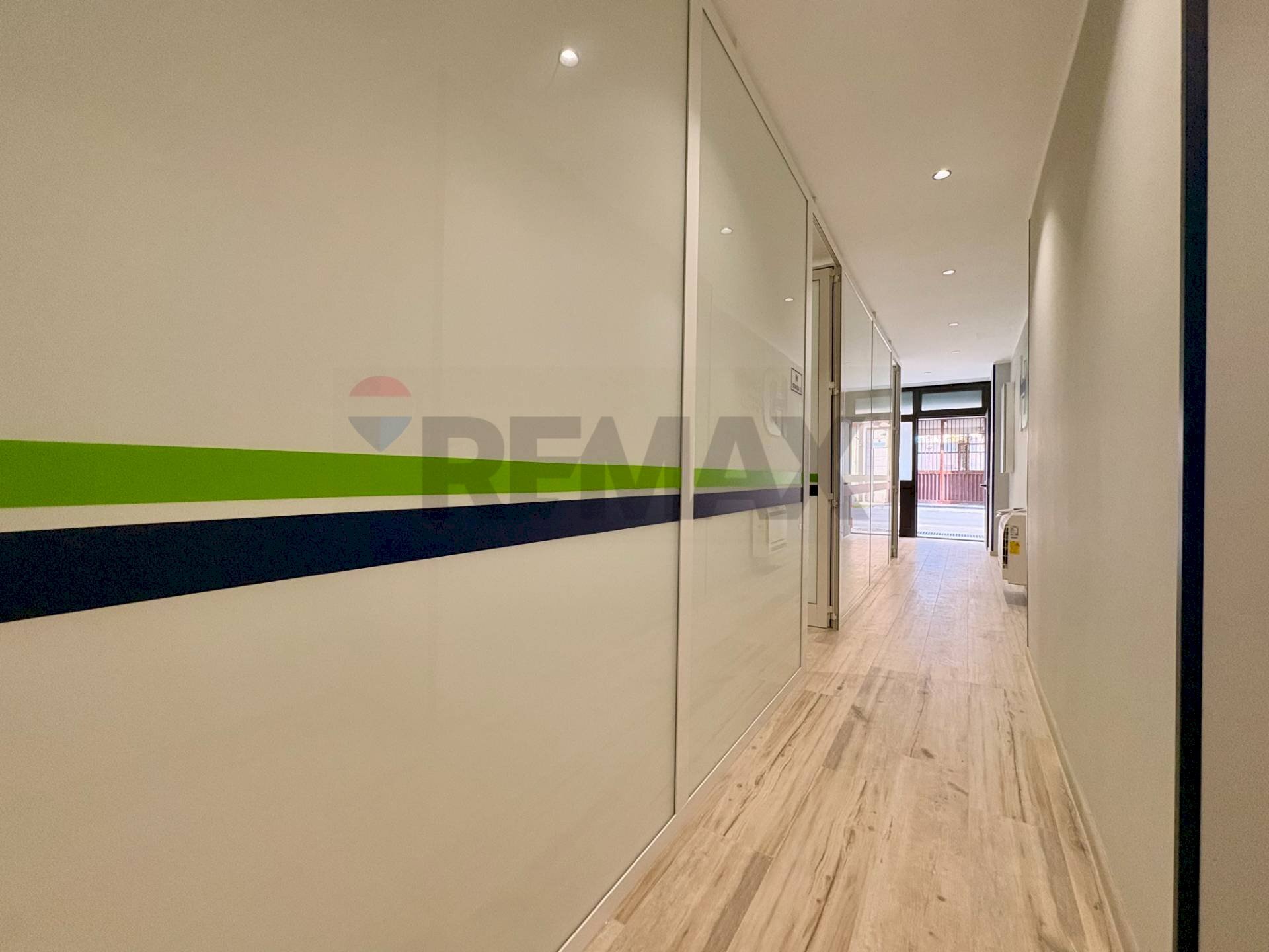 Hall / corridoio - Locale Commerciale Vico Capurso
 
2/14, Bari - foto 2