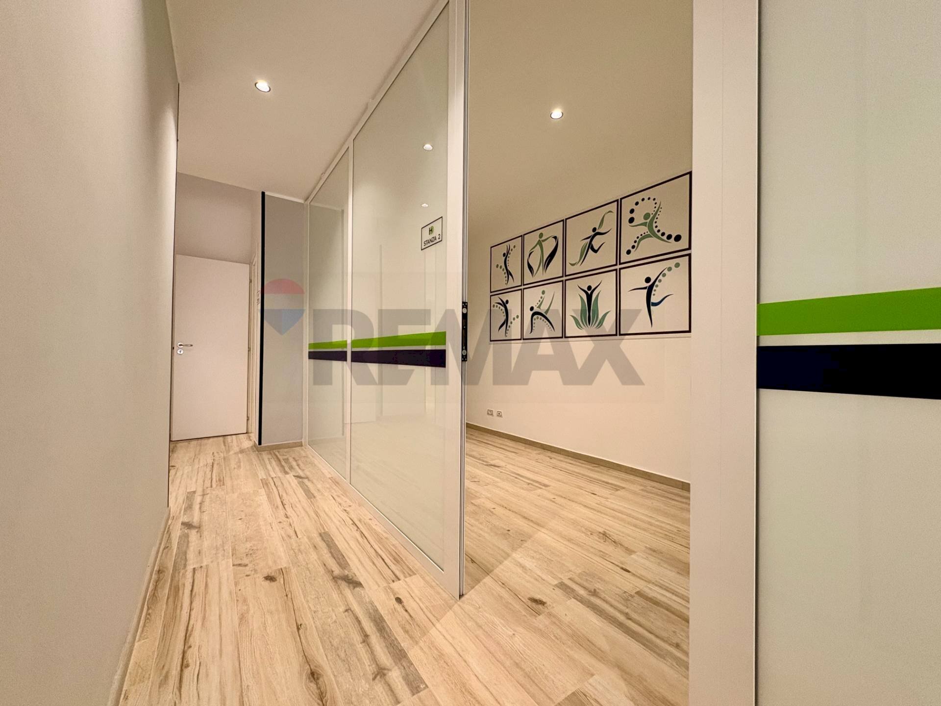 Hall / corridoio - Locale Commerciale Vico Capurso
 
2/14, Bari - foto 1