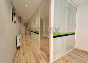 Hall / corridoio - Commercial Premises Vico Capurso
 
2/14, Bari - photo 7