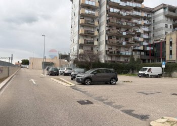Edificio all\'aperto - Commercial Premises Vico Capurso
 
2/14, Bari - photo 10