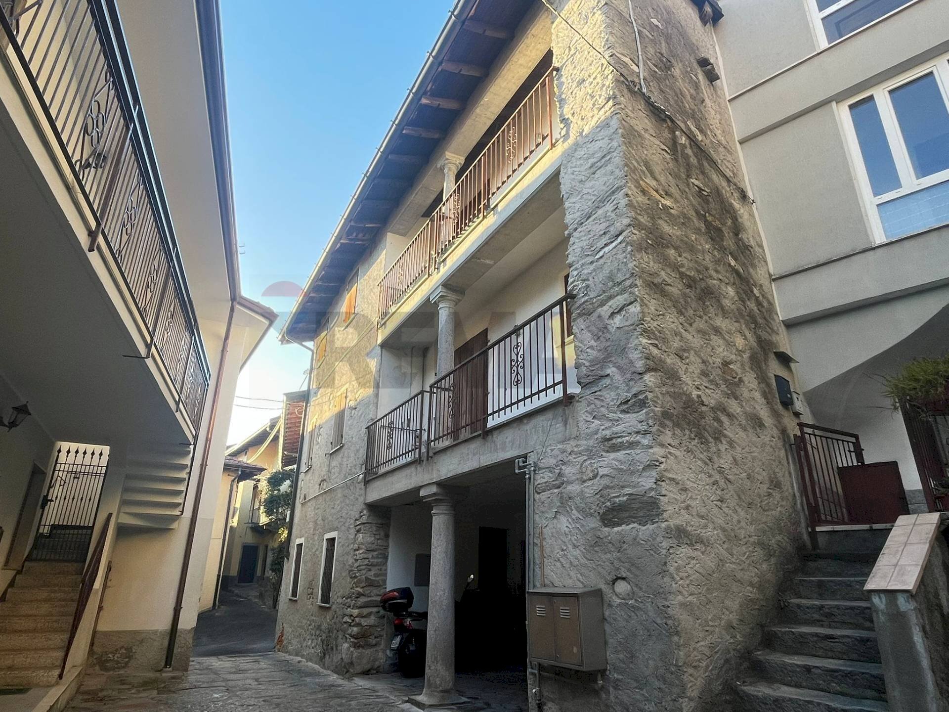 Edificio all\'aperto - Semi-detached house Via Garibaldi, Duno - photo 1