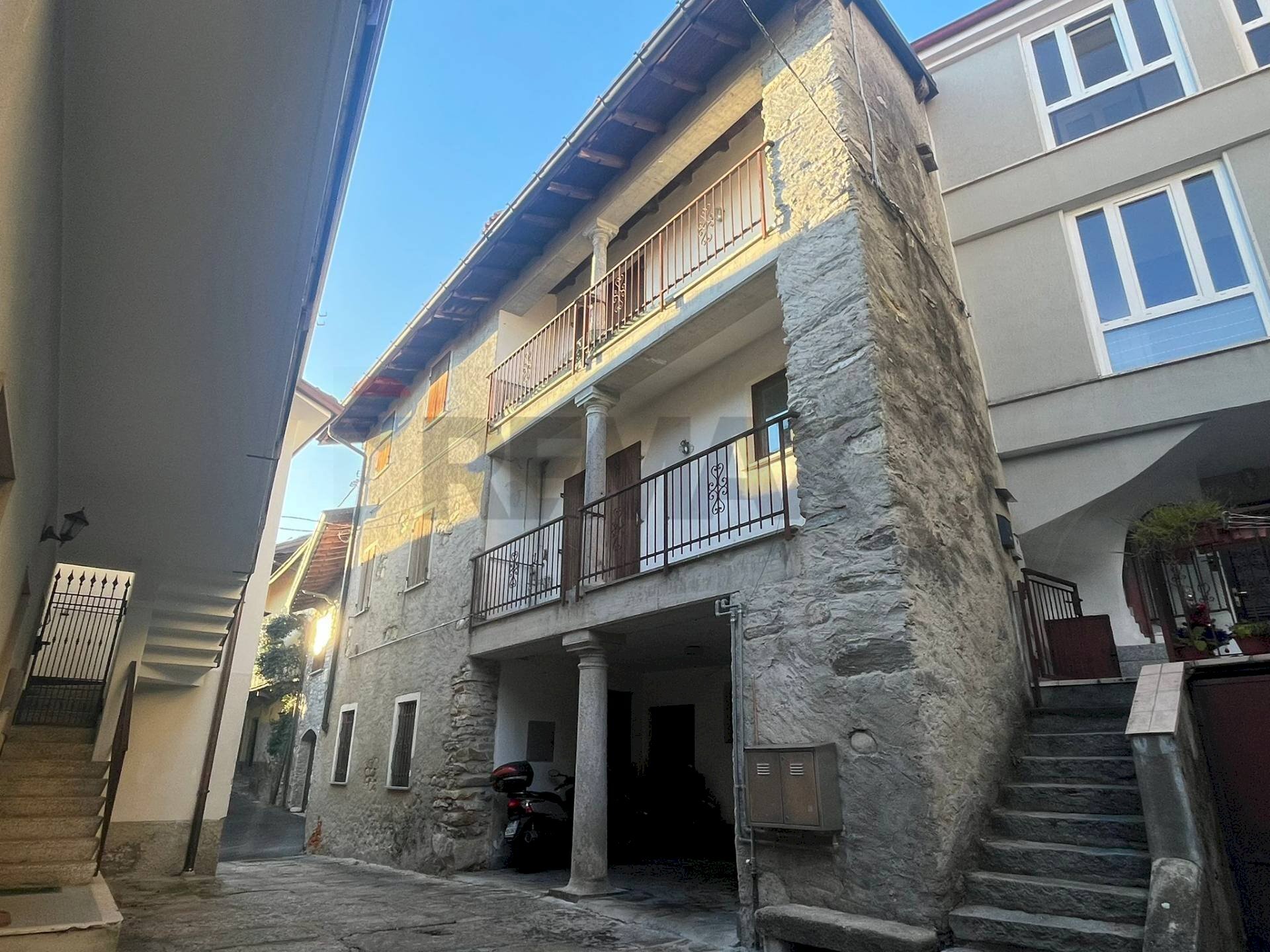 Edificio all\'aperto - Semi-detached house Via Garibaldi, Duno - photo 2