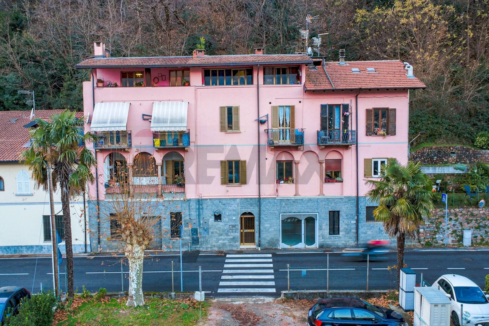 Edificio all\'aperto - Trilocale Via Cantine
 
19, Porto Ceresio - foto 3