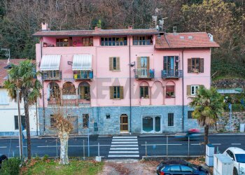 Edificio all\'aperto - Trilocale Via Cantine
 
19, Porto Ceresio - foto 3