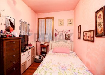 Camera / camera da letto - Trilocale Via Cantine
 
19, Porto Ceresio - foto 18