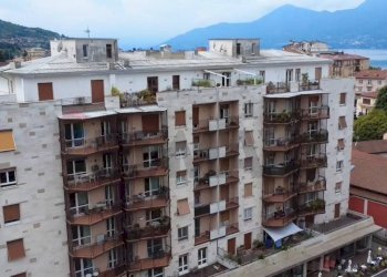 Edificio all\'aperto - Trilocale Luino - foto 1