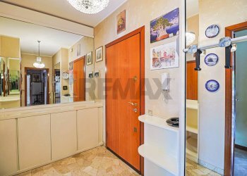 Hall / corridoio - Trilocale Luino - foto 9