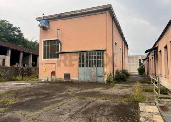 Casa all\'aperto - Capannone via Turati, Luino - foto 2