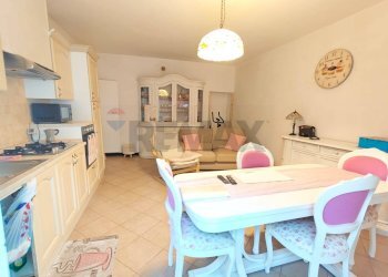 Sala da pranzo - Trilocale Via Chiesa
 
10, Caravate - foto 2