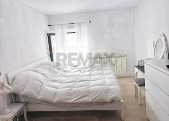 Camera / camera da letto - Trilocale Via Chiesa
 
10, Caravate - foto 7