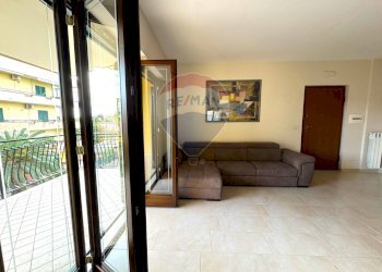 Soggiorno - Trilocale Via Giancarlo Siani
 
6, Marano di Napoli - foto 16