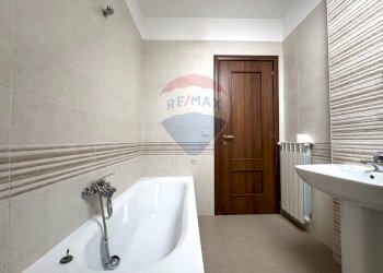 Bagno - Trilocale Via Giancarlo Siani
 
6, Marano di Napoli - foto 19