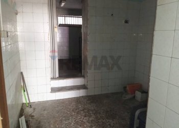 Bagno - Negozio Via Santa Maria Ai Monti
 
17, Napoli - foto 8