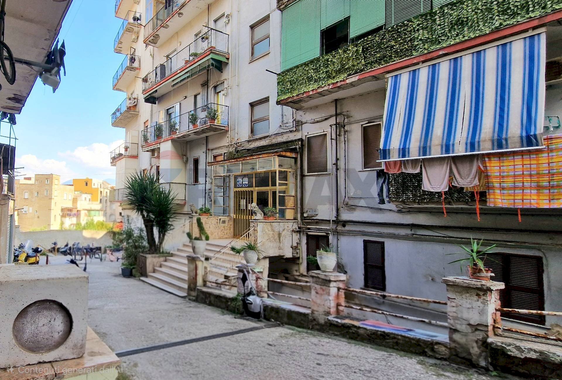 Edificio all\'aperto - Trilocale Salita Miradois
 
49A, Napoli - foto 2