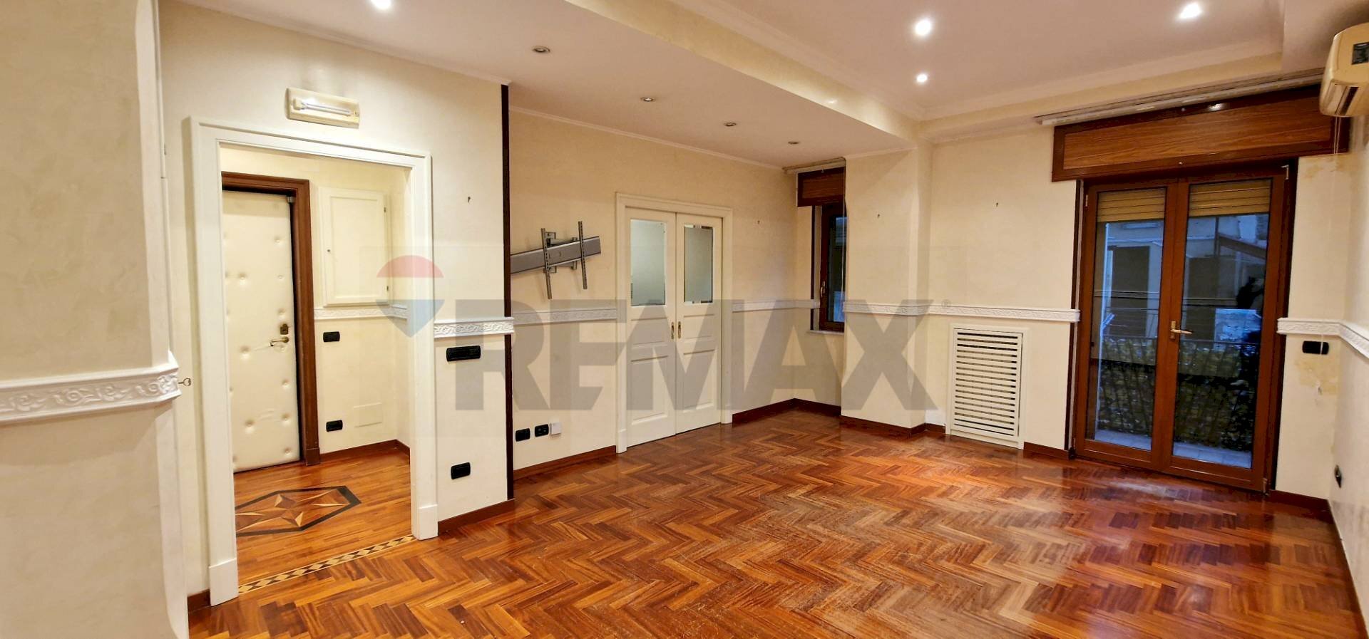 Stanza vuota - Trilocale Salita Miradois
 
49A, Napoli - foto 3