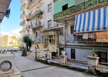 Edificio all\'aperto - Trilocale Salita Miradois
 
49A, Napoli - foto 2