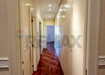 Hall / corridoio - Trilocale Salita Miradois
 
49A, Napoli - foto 9