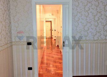 Hall / corridoio - Trilocale Salita Miradois
 
49A, Napoli - foto 16