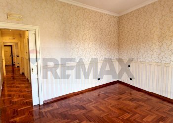 Stanza vuota - Trilocale Salita Miradois
 
49A, Napoli - foto 21